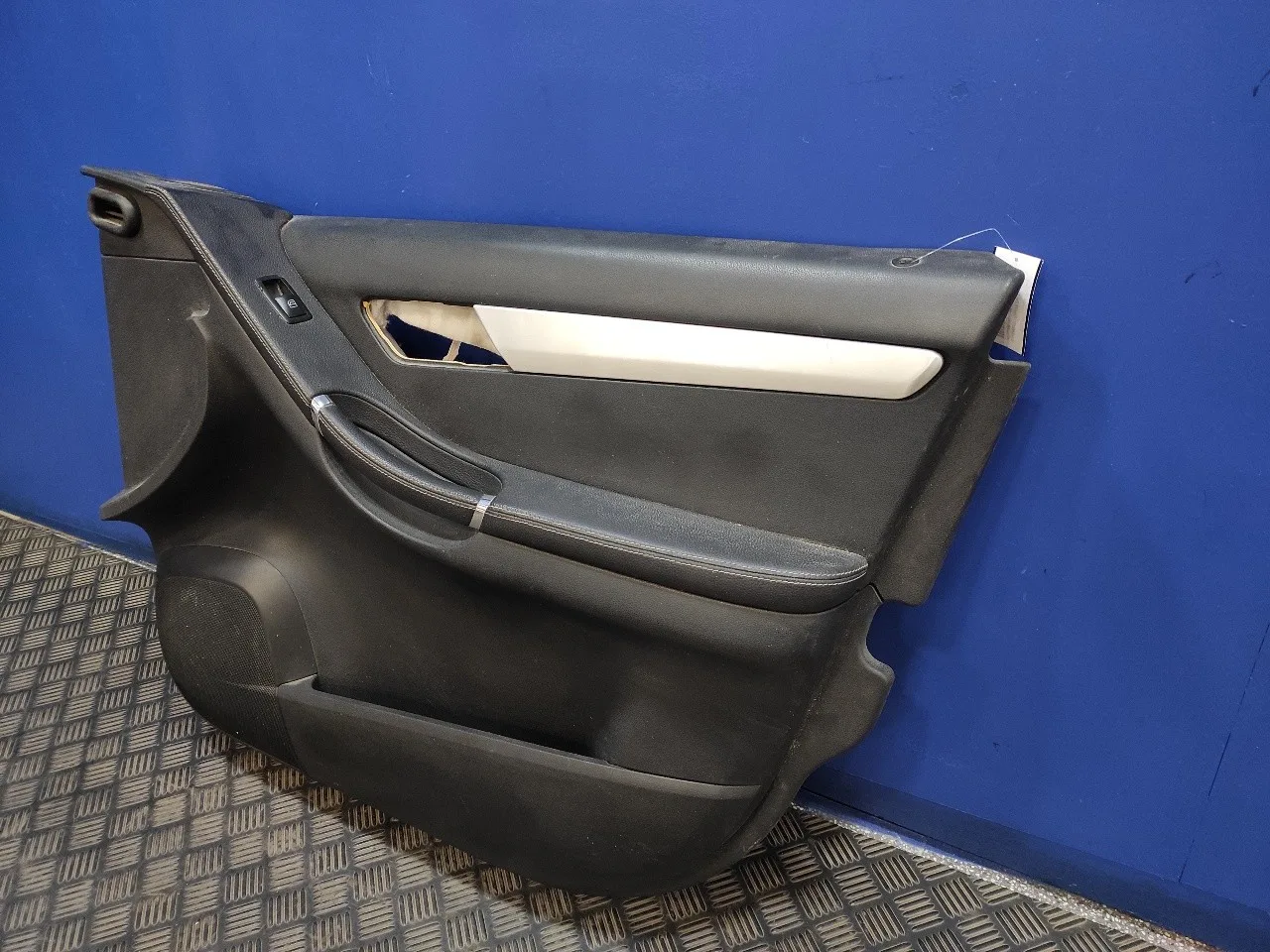 Guarnecido Puerta Delantera Derecha para Mercedes-Benz Clase R (W251)
