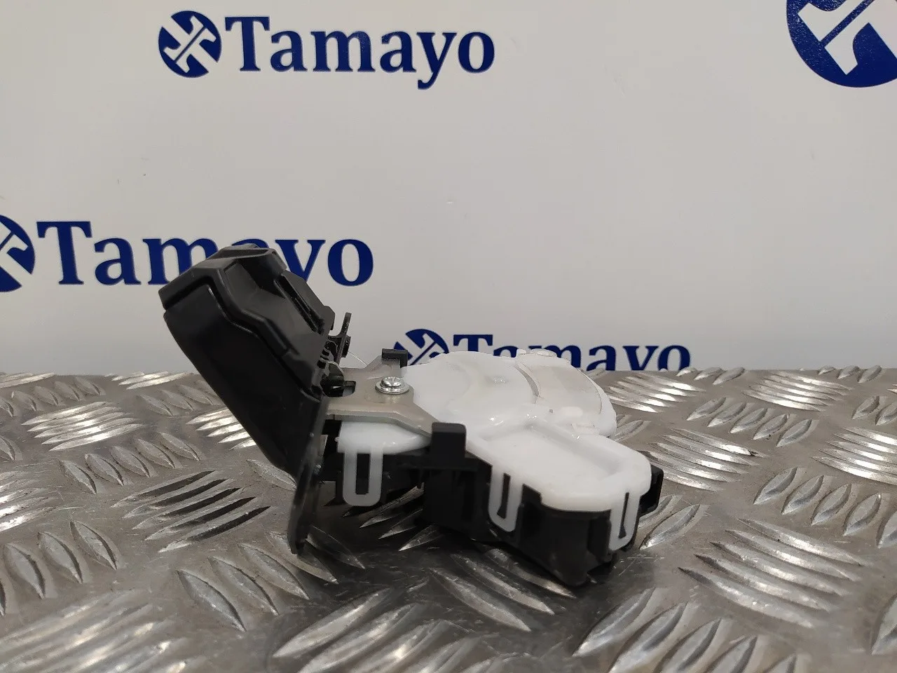 Cerradura Maletero / Porton para Mazda 2 Lim. ()