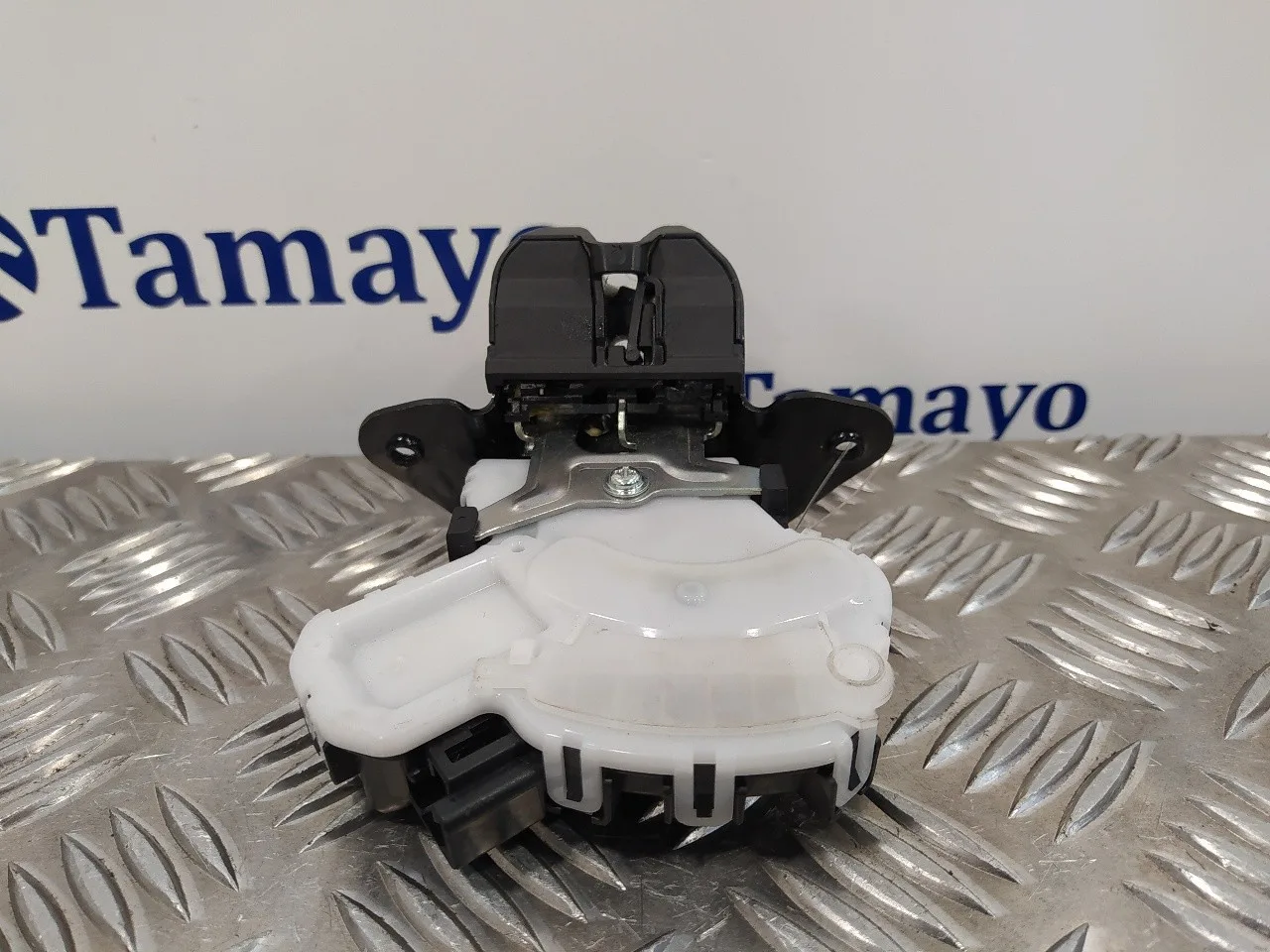 Cerradura Maletero / Porton para Mazda 2 Lim. ()