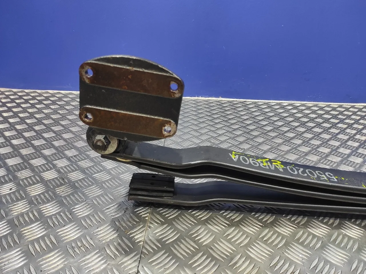 Ballesta Trasera para Nissan Cabstar ->09.06