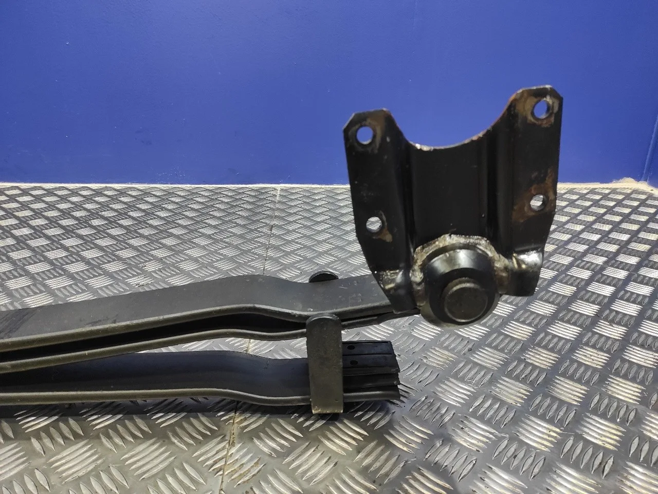 Ballesta Trasera para Nissan Cabstar ->09.06
