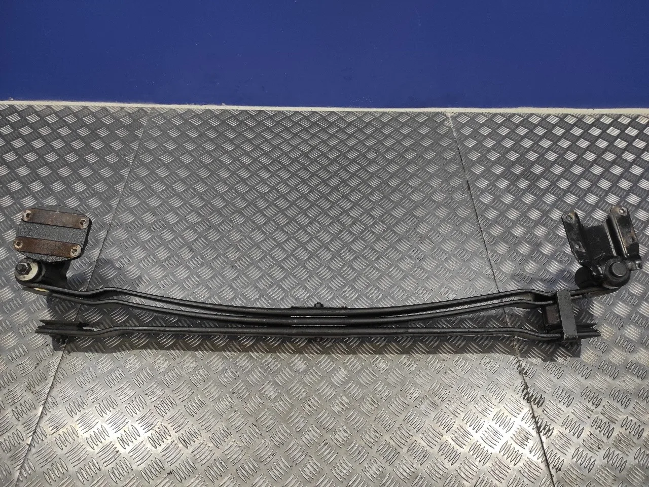 Ballesta Trasera para Nissan Cabstar ->09.06