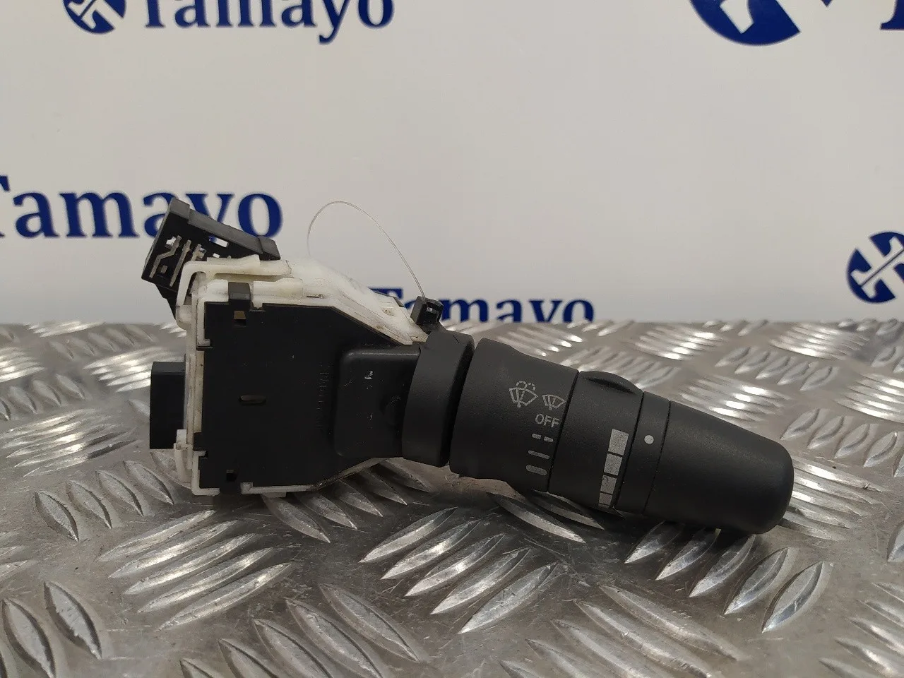 Mando Limpia para Nissan Cabstar ->09.06