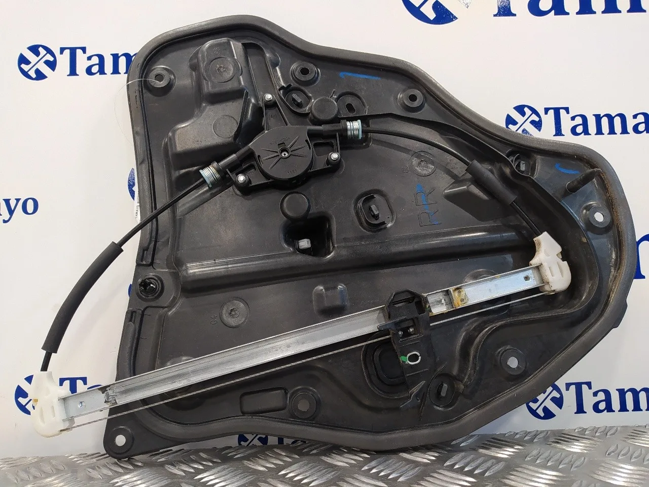 Elevalunas Trasero Derecho para Mazda 2 Lim. ()