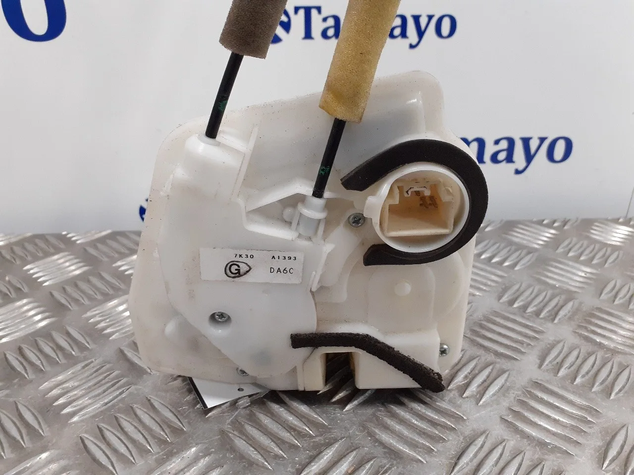Cerradura Puerta Delantera Derecha para Mazda 2 Lim. ()