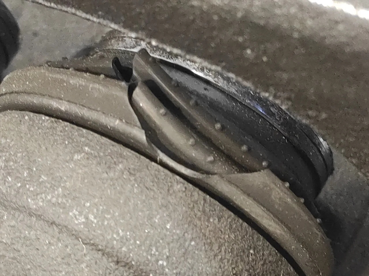 Pinza Freno Delantera Derecha para Nissan Cabstar ->09.06