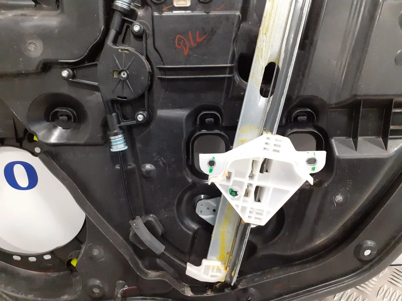 Elevalunas Delantero Izquierdo para Mazda 2 Lim. ()