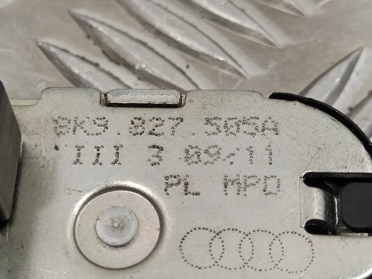 Cerradura Maletero / Porton para Audi A1 (8X)