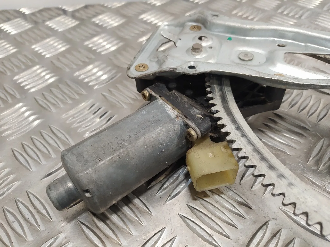 Elevalunas Delantero Derecho para Mercedes-Benz Clase E (W210) Berlina Diesel