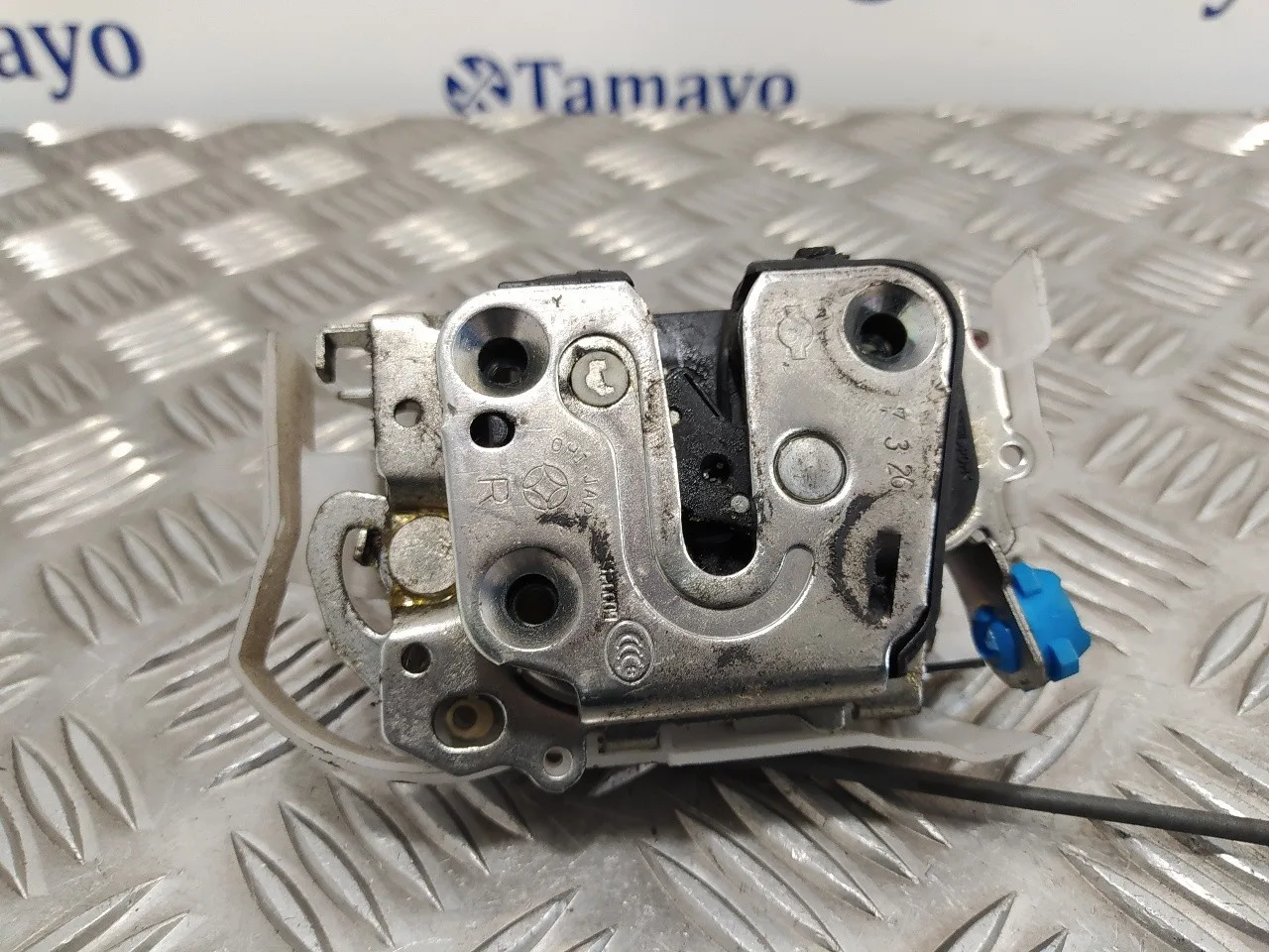 Cerradura Puerta Delantera Derecha para Nissan Cabstar ->09.06