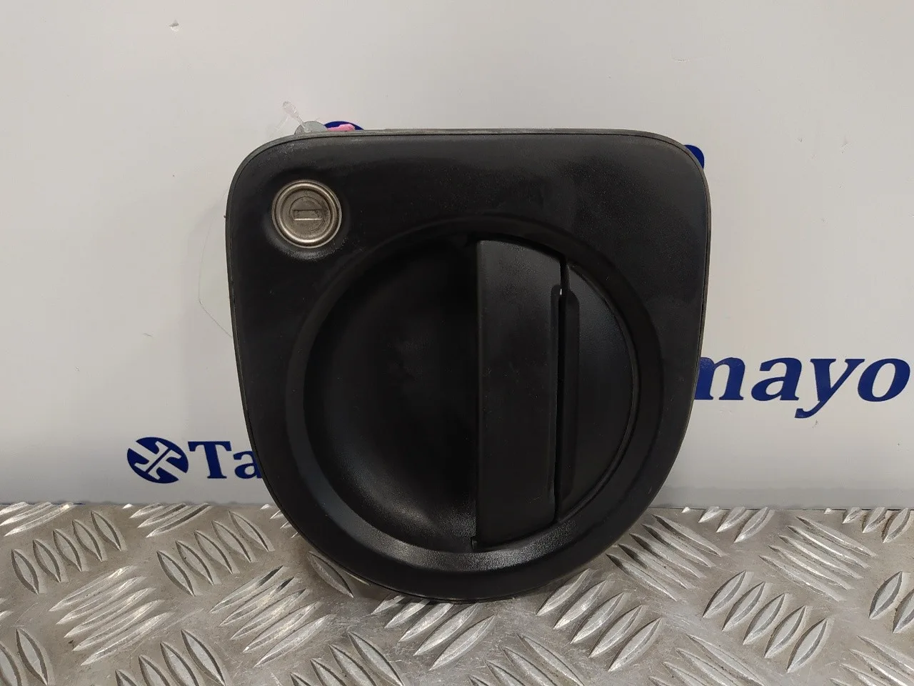 Maneta Exterior Delantera Derecha para Nissan Cabstar ->09.06