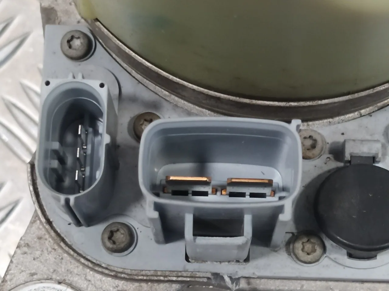 Bomba Direccion para Volvo C30