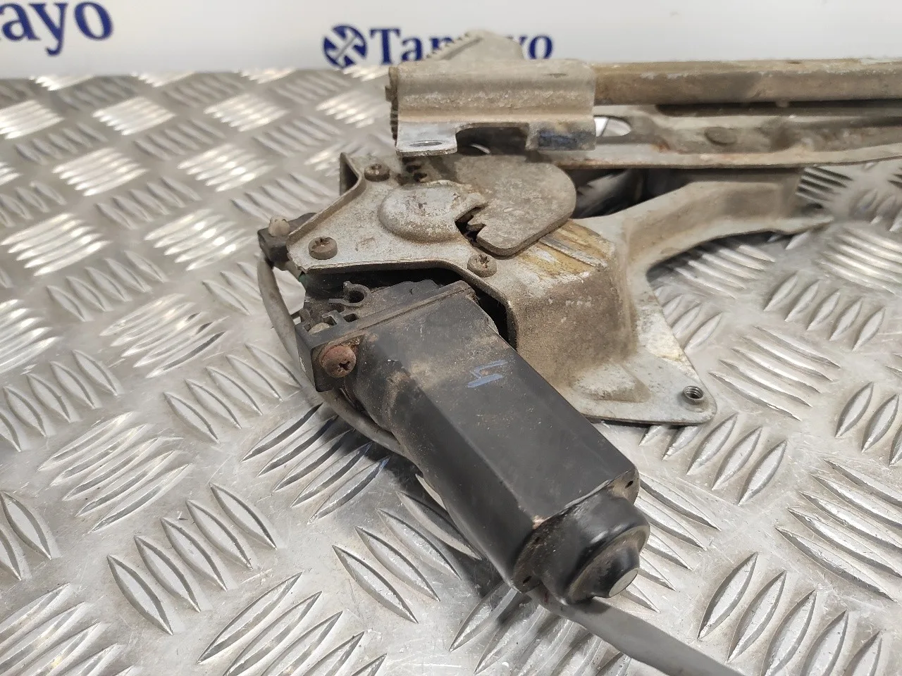 Elevalunas Delantero Derecho para Mitsubishi Eclipse (D30)