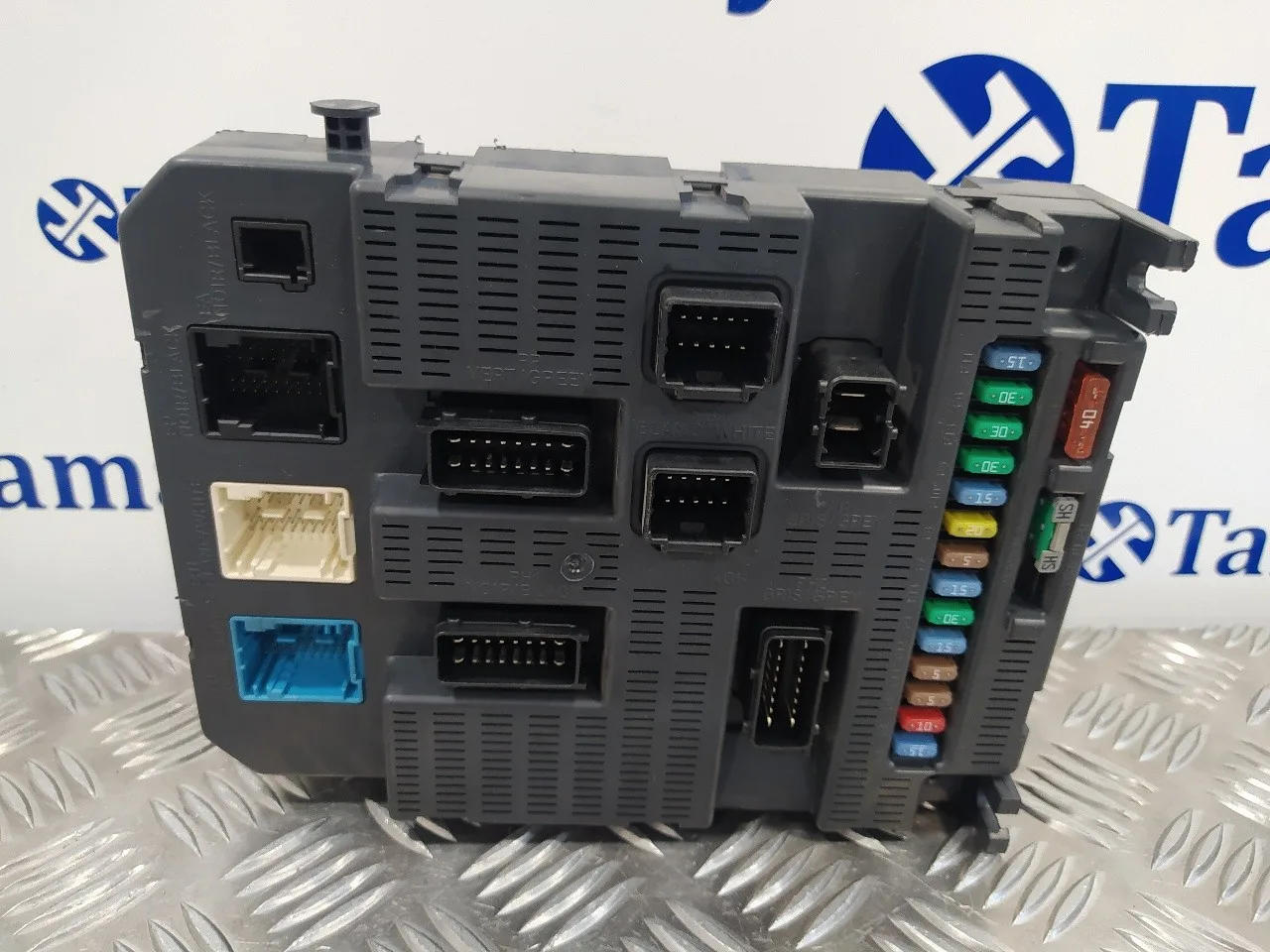 Caja Reles / Fusibles para Peugeot 308 Sw