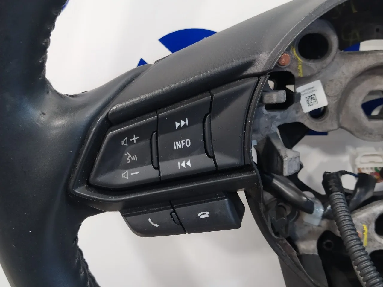 Volante para Mazda 2 Lim. ()