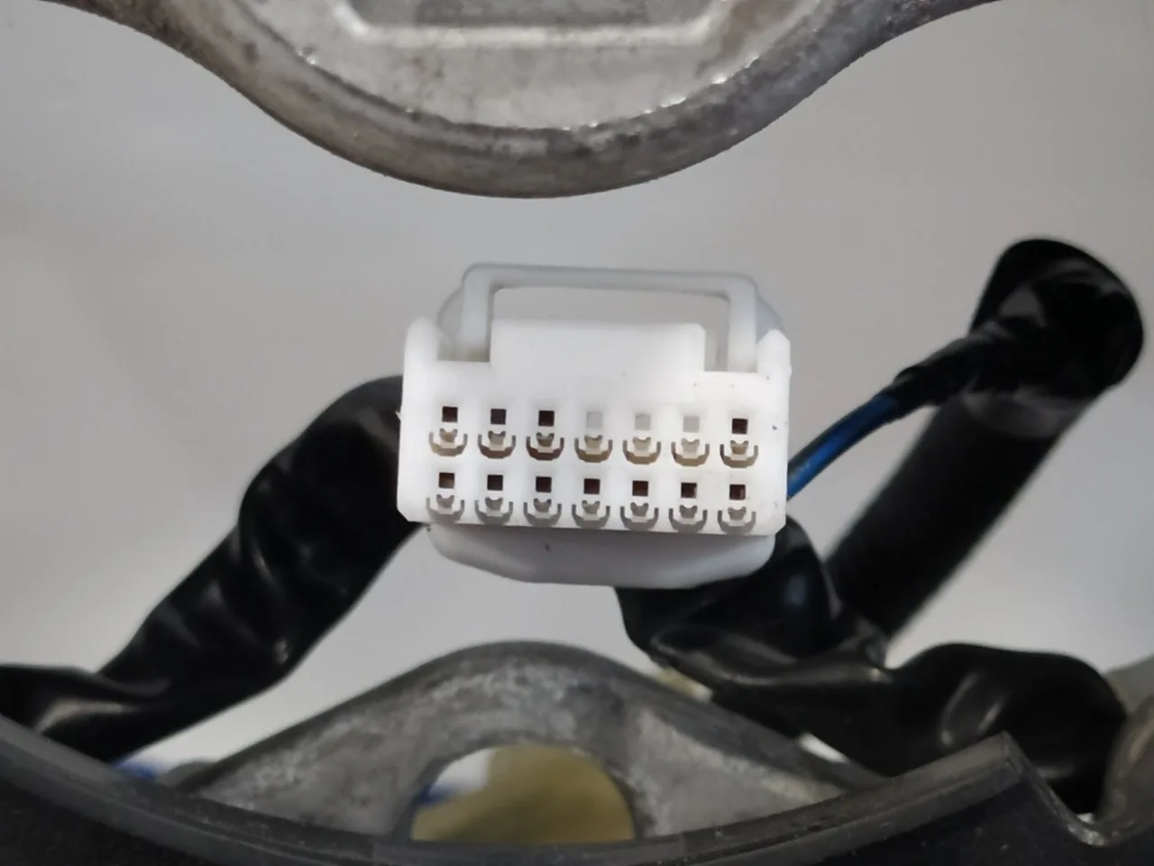 Volante para Mazda 2 Lim. ()