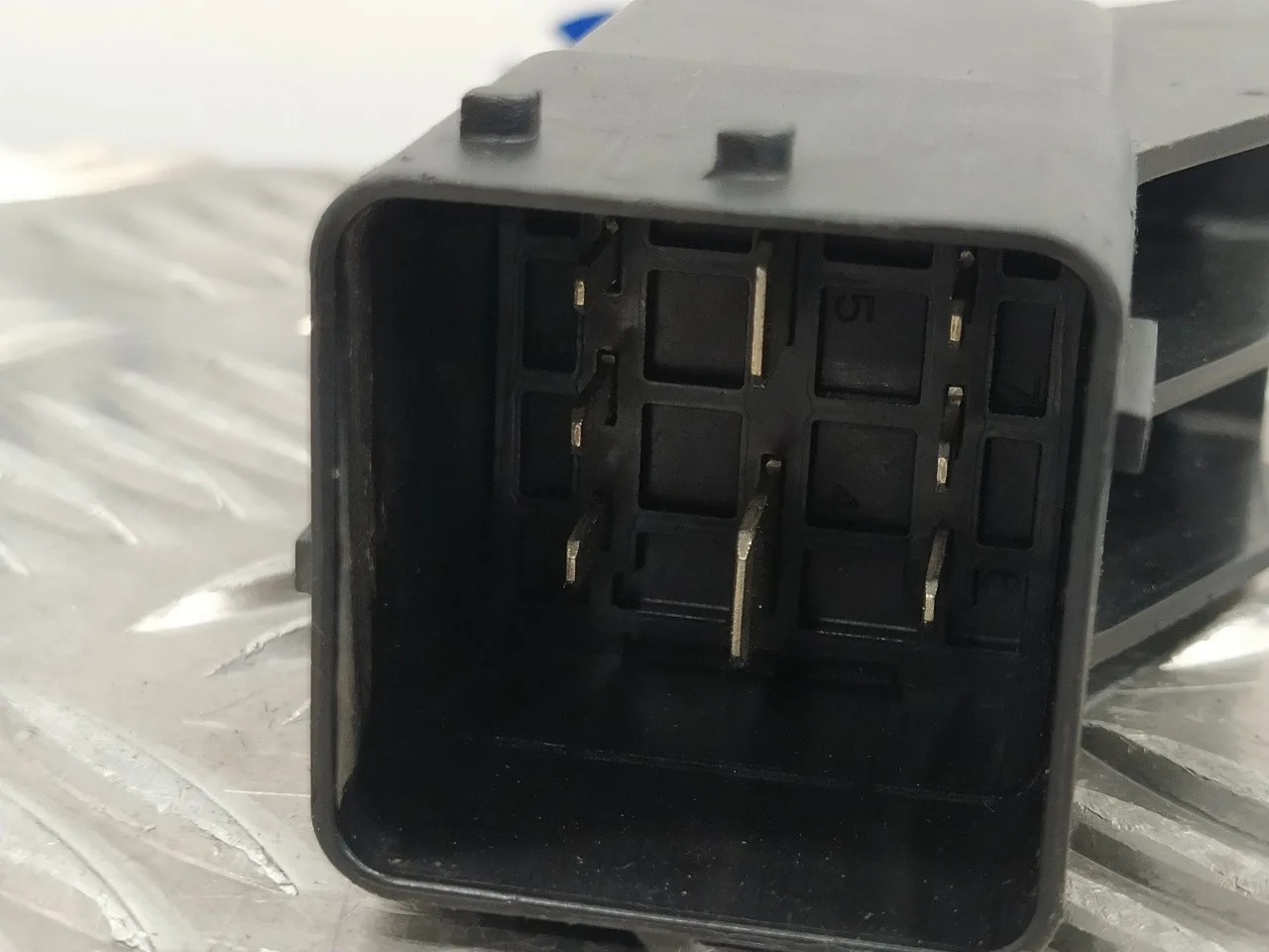 Caja Precalentamiento para Volvo C30