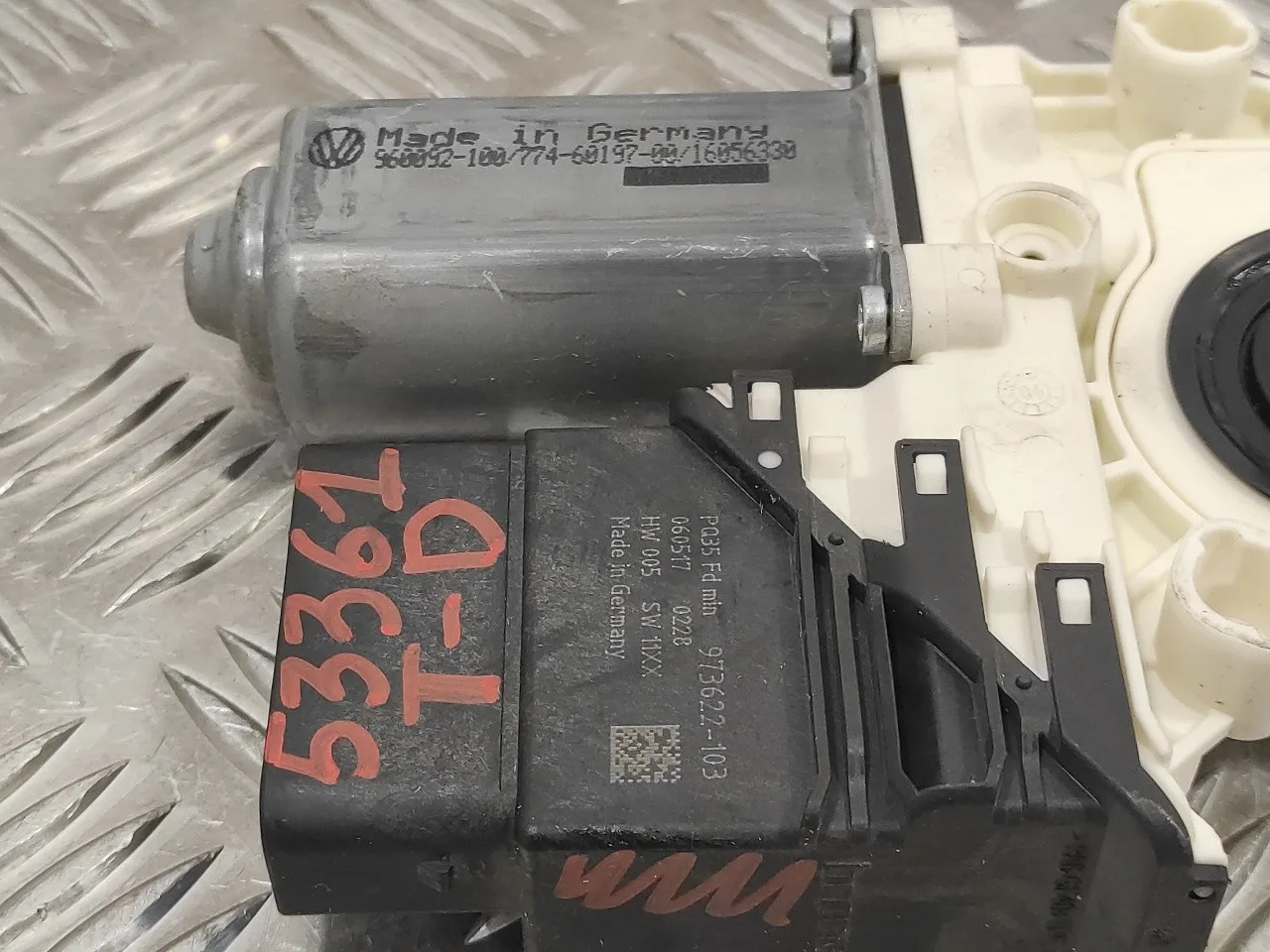 Motor Elevalunas Trasero Derecho para Volkswagen Passat Variant (3C5)
