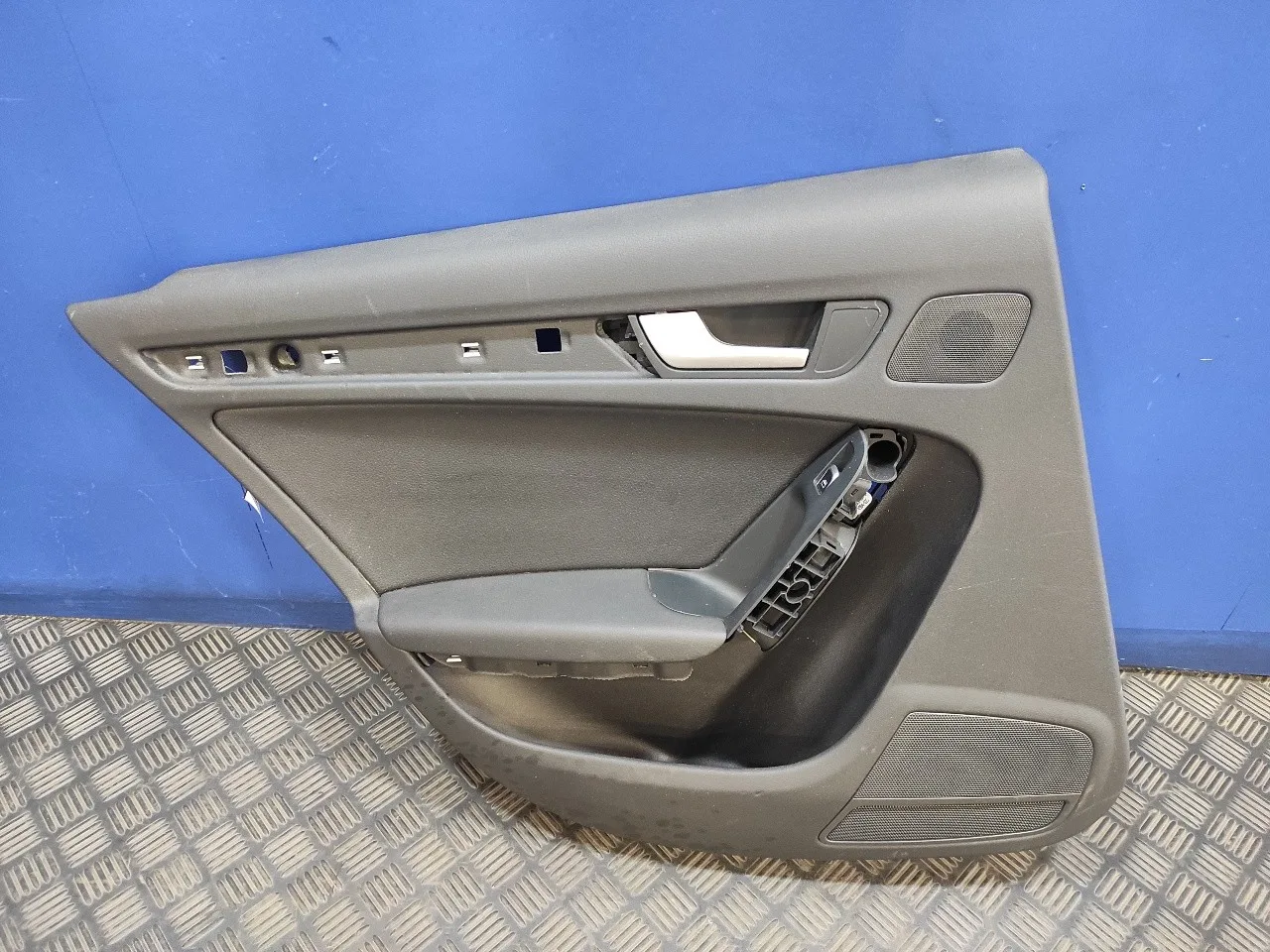 Guarnecido Puerta Trasera Izquierda para Audi A4 Avant (8K5) (2008)
