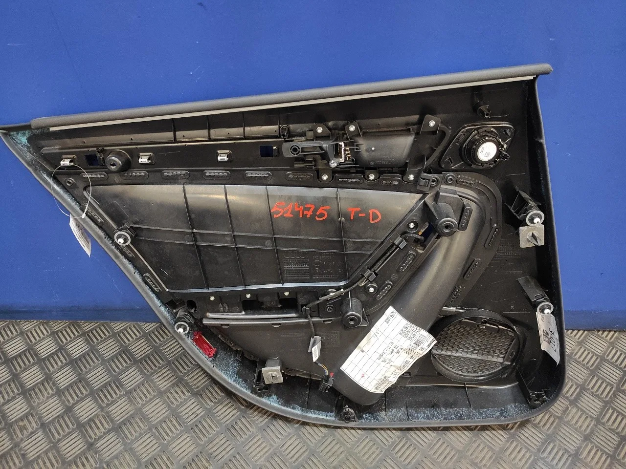 Guarnecido Puerta Trasera Derecha para Audi A4 Avant (8K5) (2008)