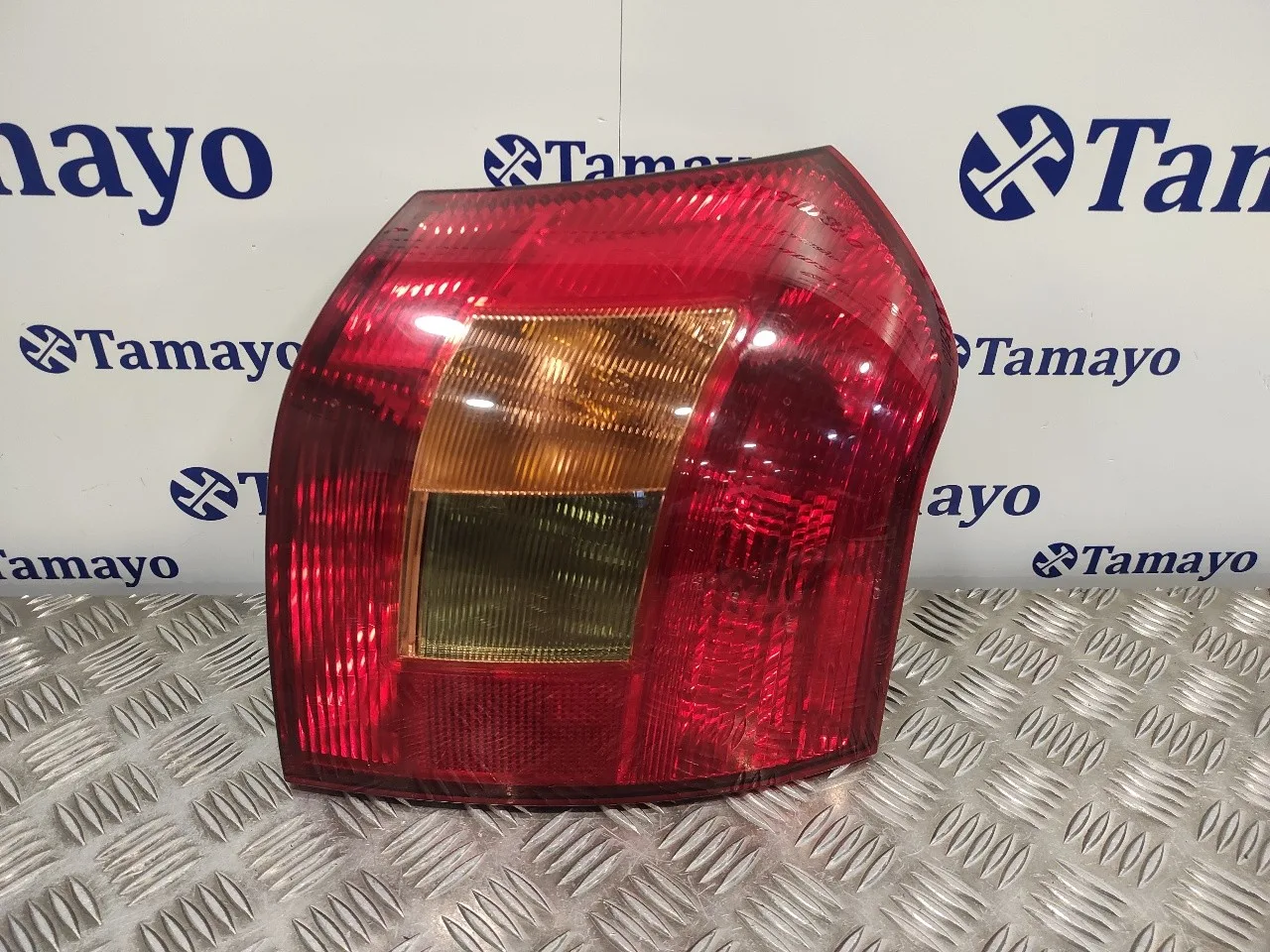 Piloto Trasero Derecho para Toyota Corolla (E12)