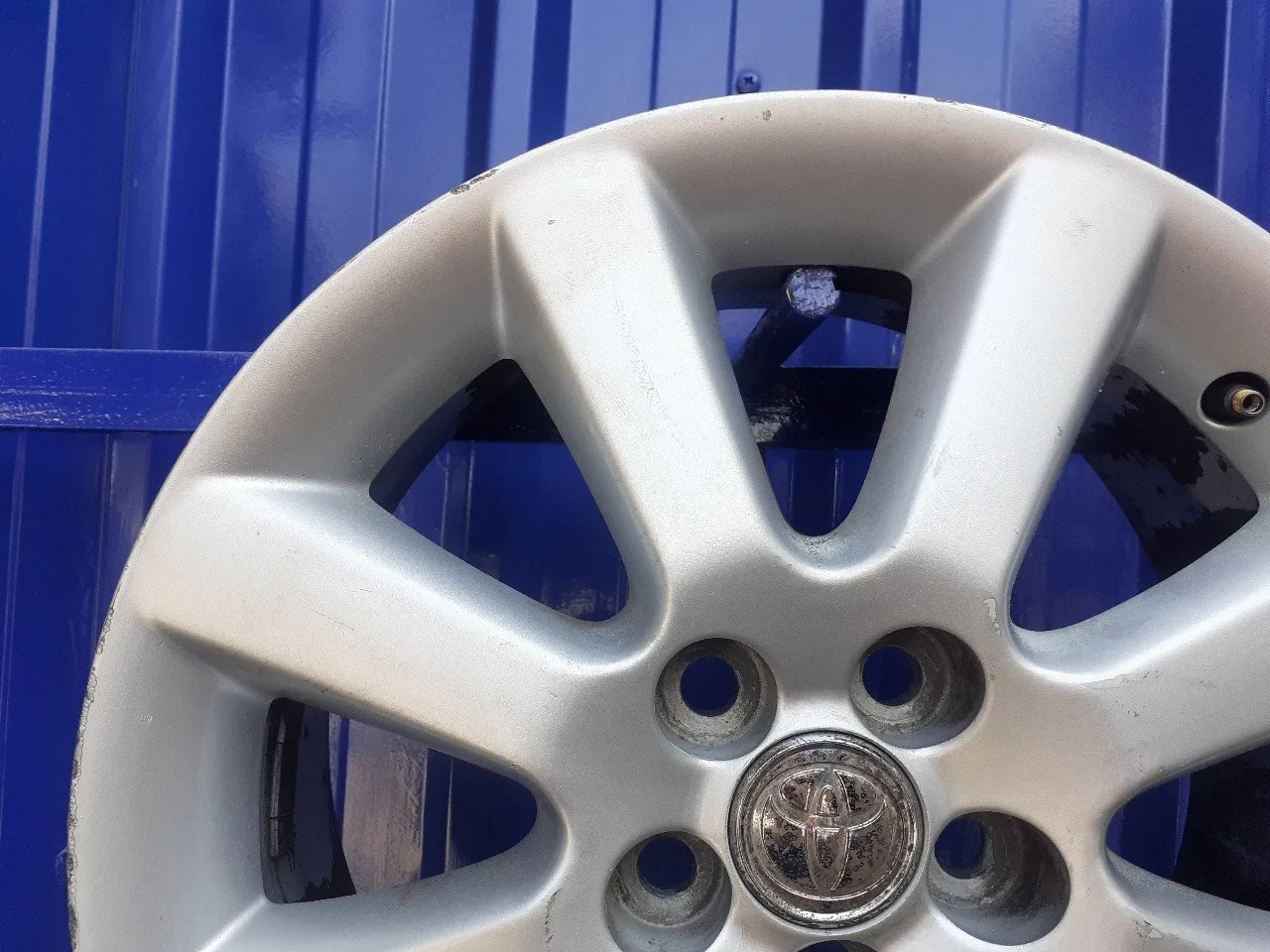 Llanta para Toyota Avensis Berlina (T25)