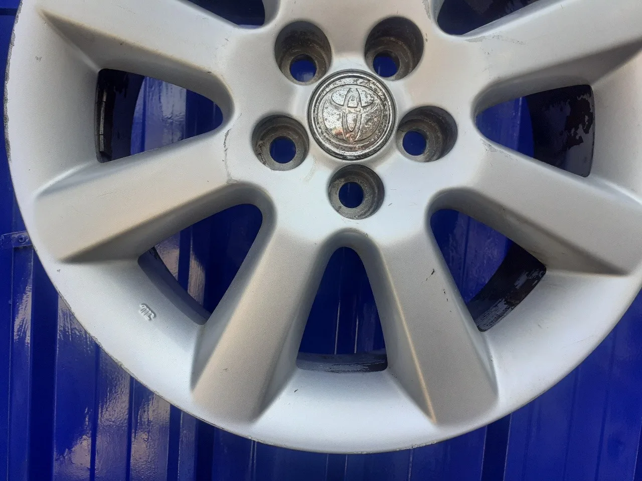 Llanta para Toyota Avensis Berlina (T25)