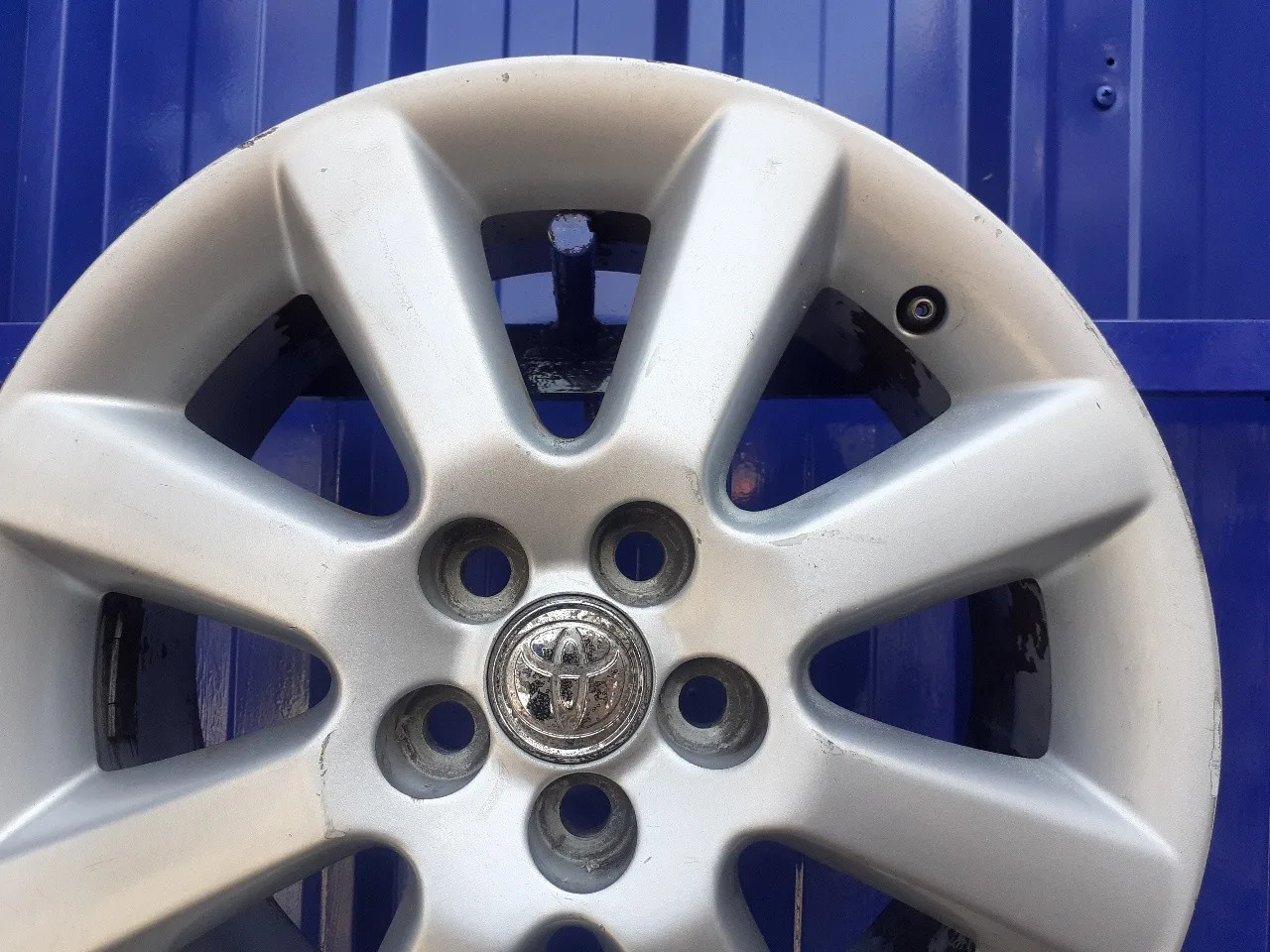 Llanta para Toyota Avensis Berlina (T25)