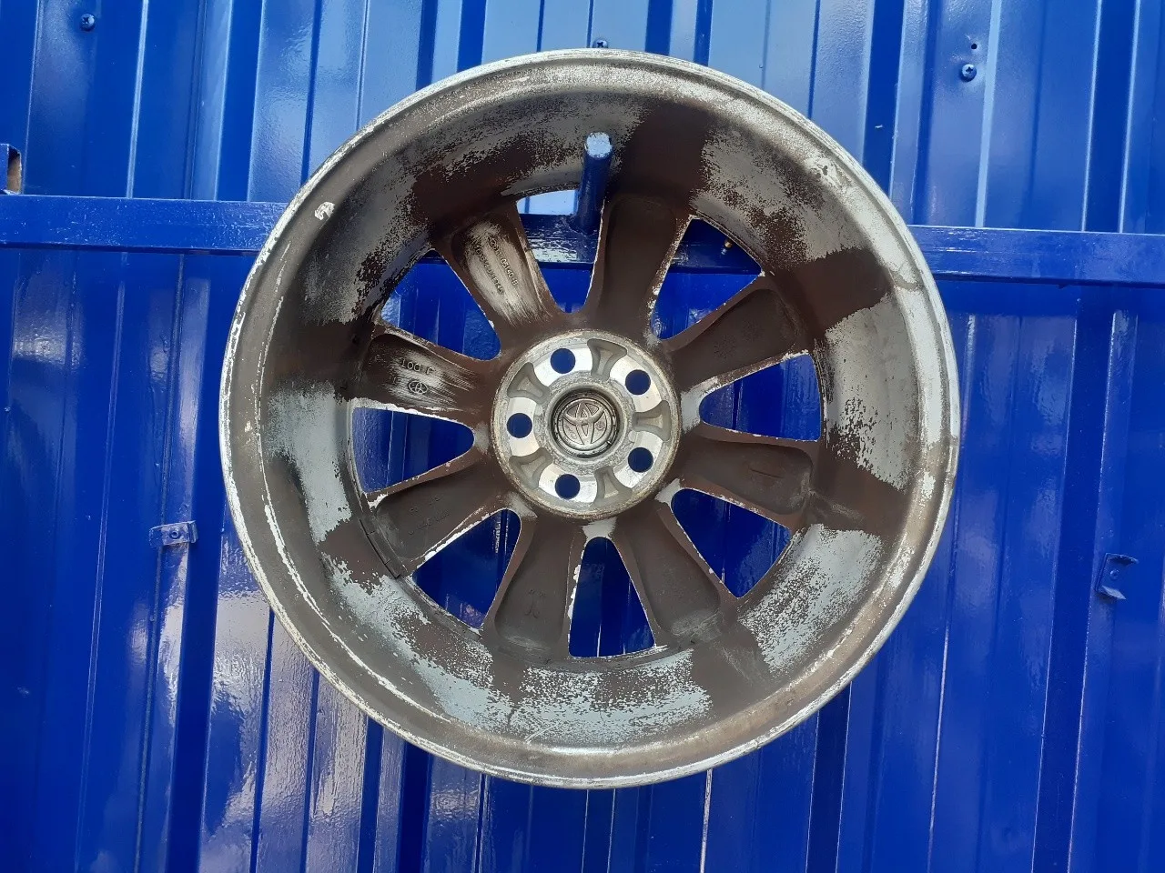 Llanta para Toyota Avensis Berlina (T25)