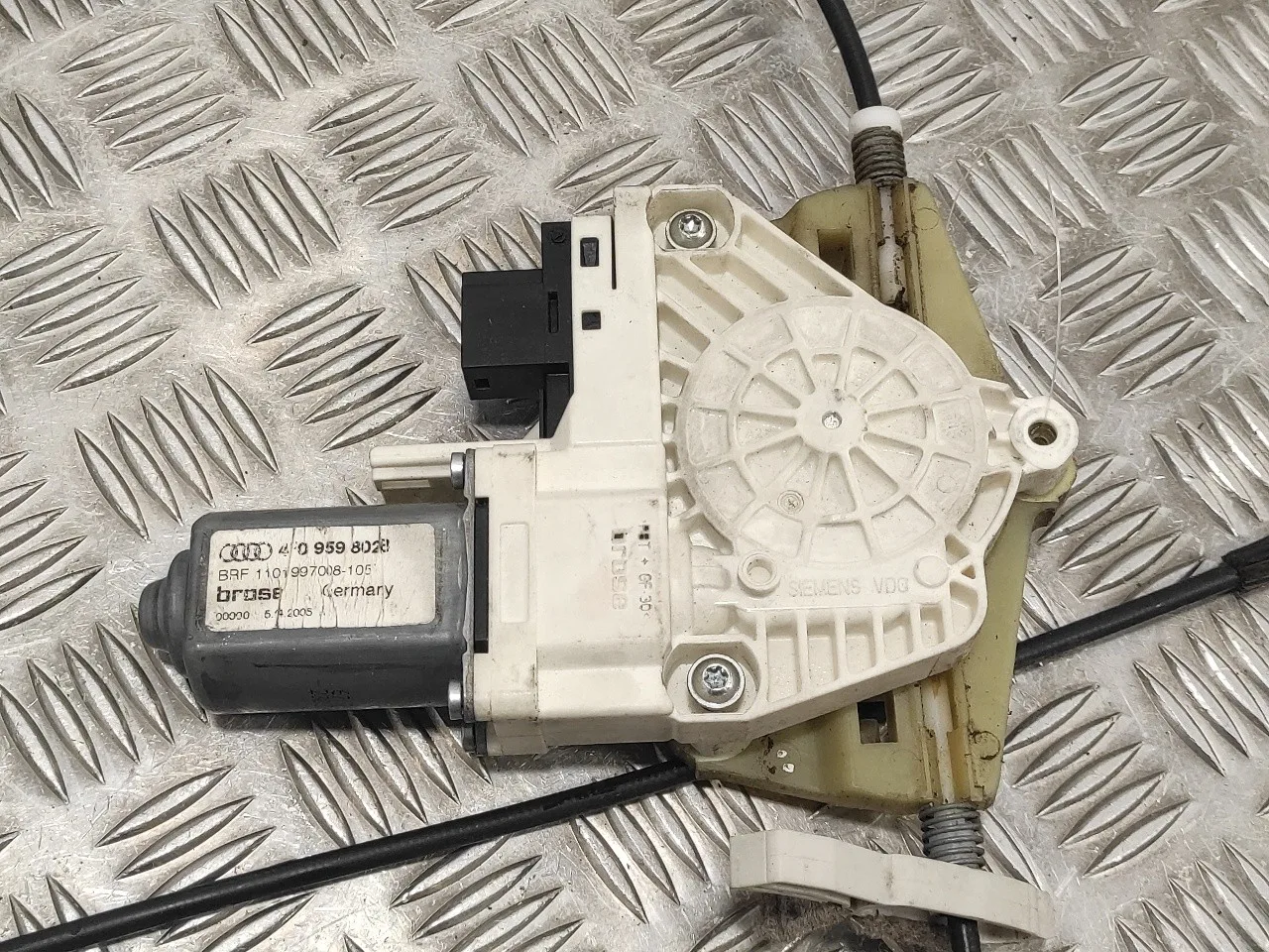 Elevalunas Delantero Derecho para Audi A6 Berlina (4F2)