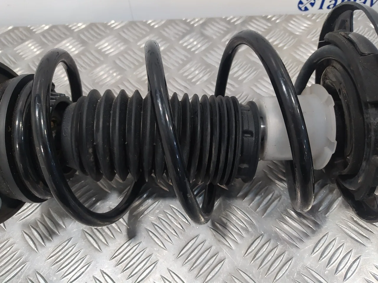Amortiguador Delantero Derecho para Mazda 2 Lim. ()