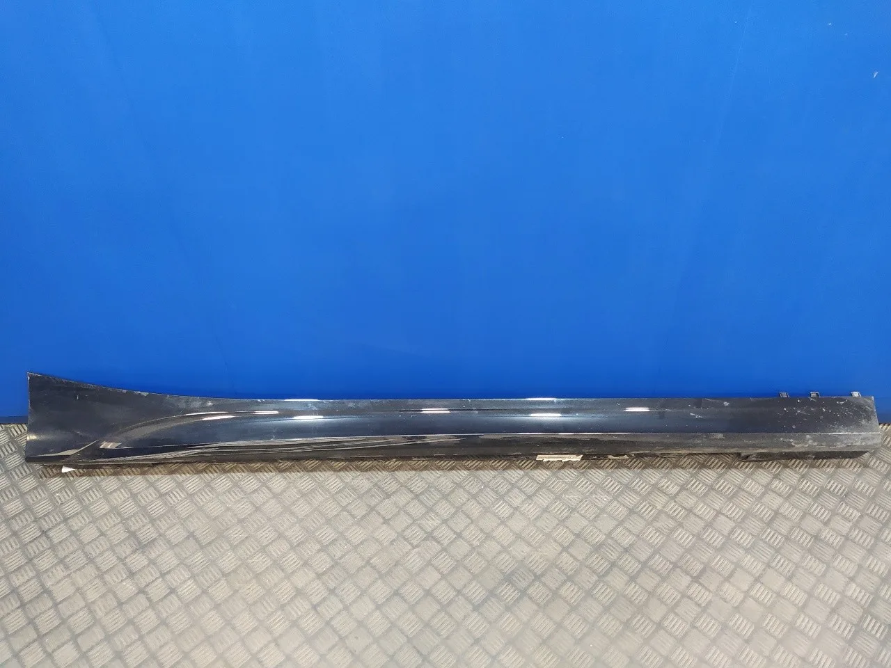 Talonera Derecha para Bmw Serie 1 Lim. (F20/F21)