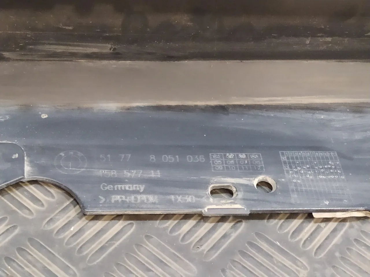 Talonera Derecha para Bmw Serie 1 Lim. (F20/F21)