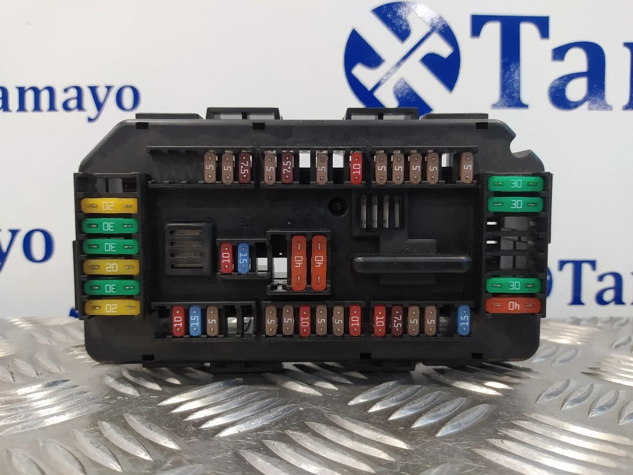 Caja Reles / Fusibles para Bmw Serie 1 Lim. (F20/F21)