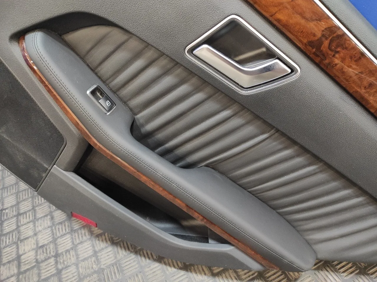 Guarnecido Puerta Trasera Derecha para Mercedes-Benz Clase E (W212) Lim.