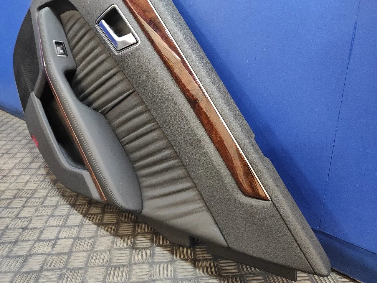 Guarnecido Puerta Trasera Derecha para Mercedes-Benz Clase E (W212) Lim.