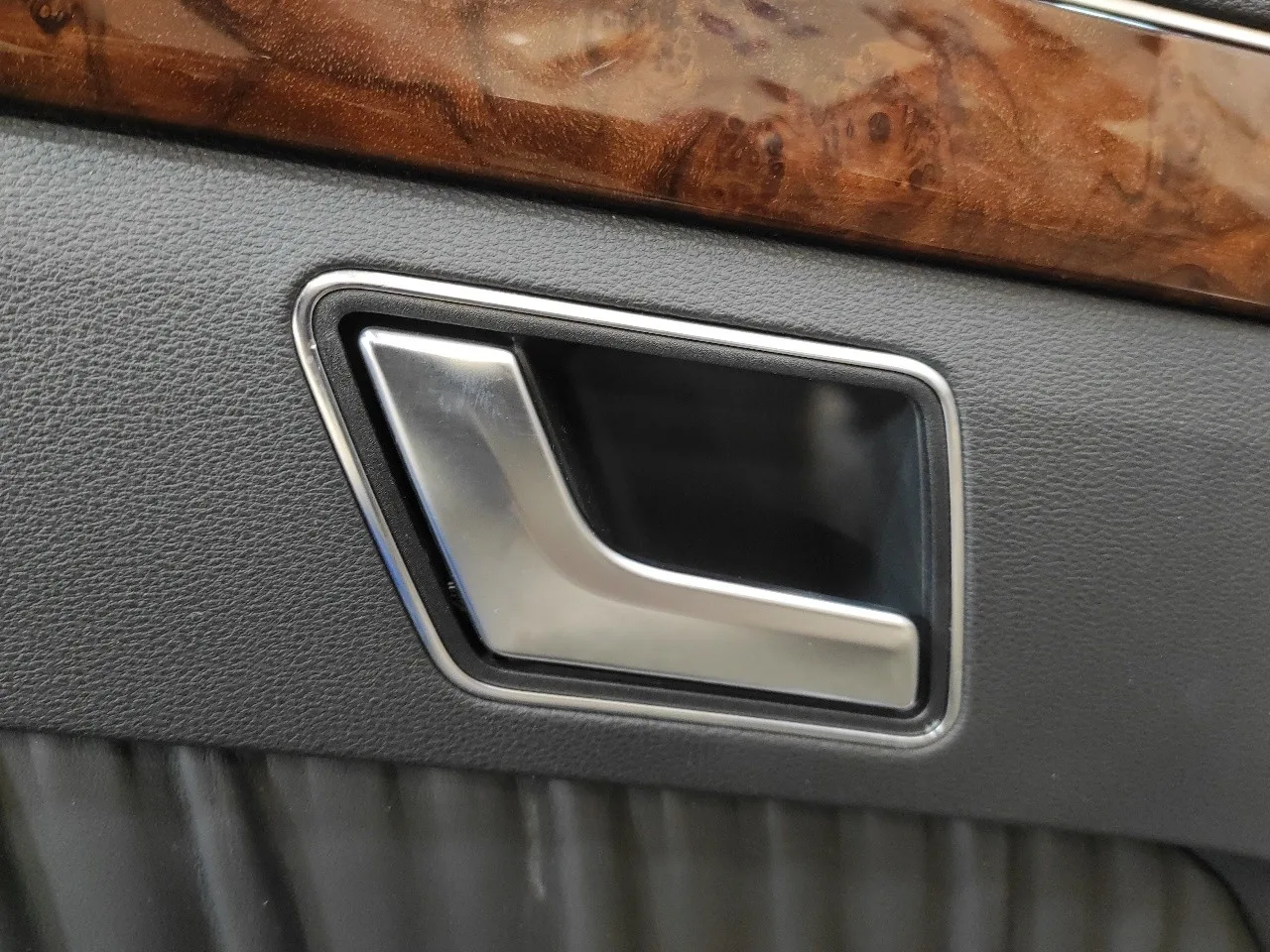 Guarnecido Puerta Trasera Izquierda para Mercedes-Benz Clase E (W212) Lim.