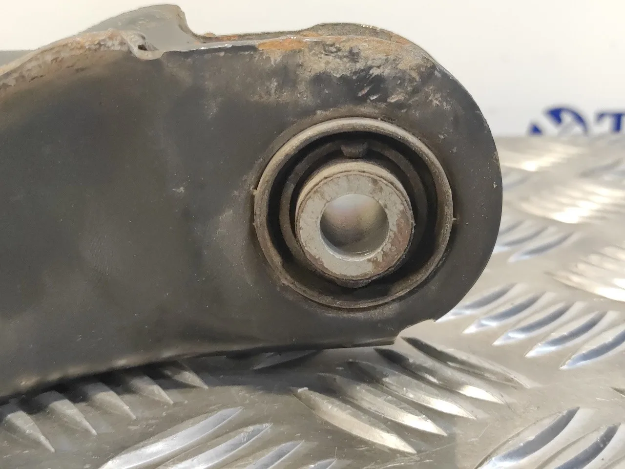 Brazo Suspension Inferior Trasero Izquierdo para Ford Kuga (Cbv)