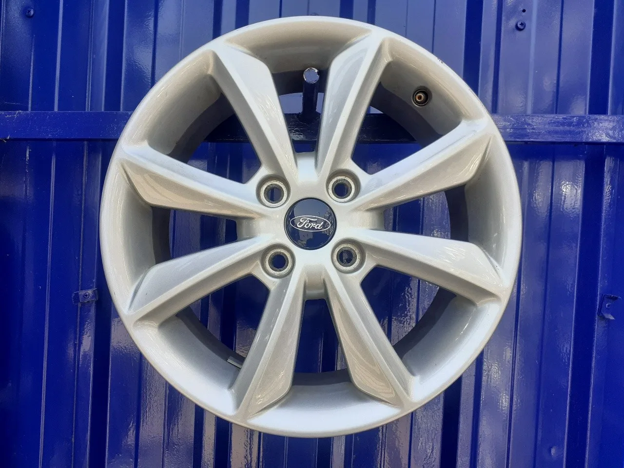 Llanta para Ford Fiesta (Ce1)