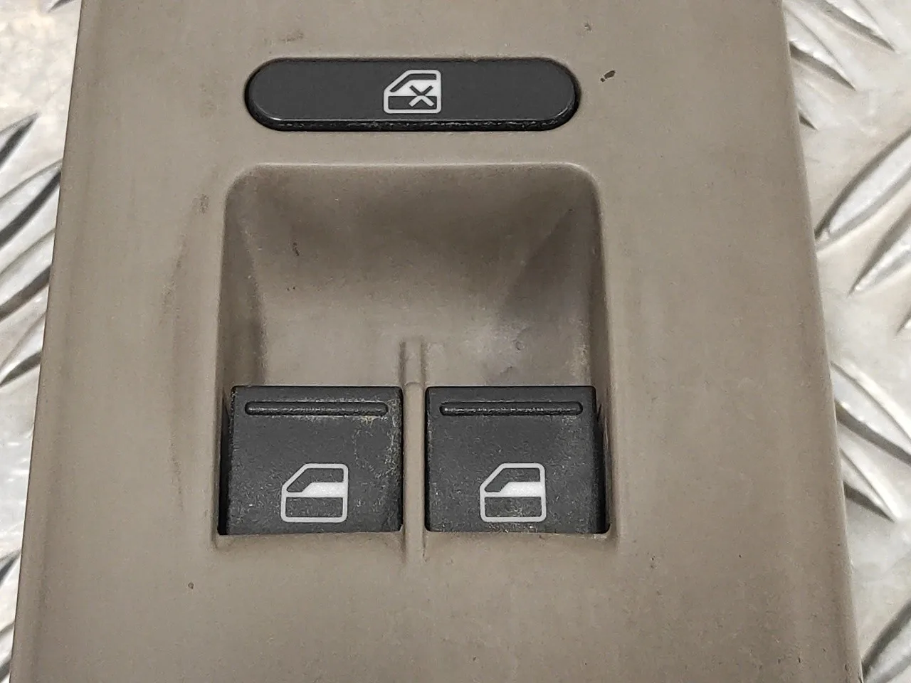 Mando Elevalunas Delantero Izquierdo para Volkswagen Passat Variant (3C5)
