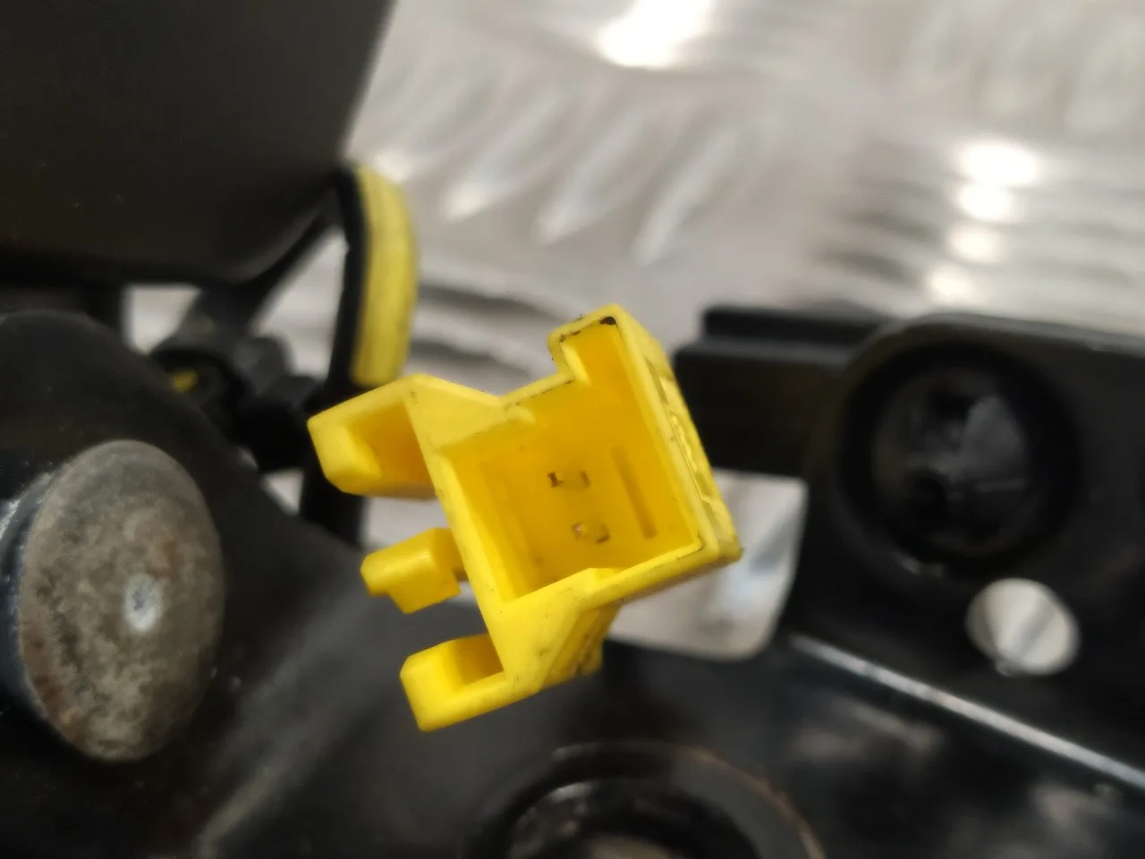 Anclaje Cinturon Trasero Derecho para Mercedes-Benz Clase E (W212) Lim.