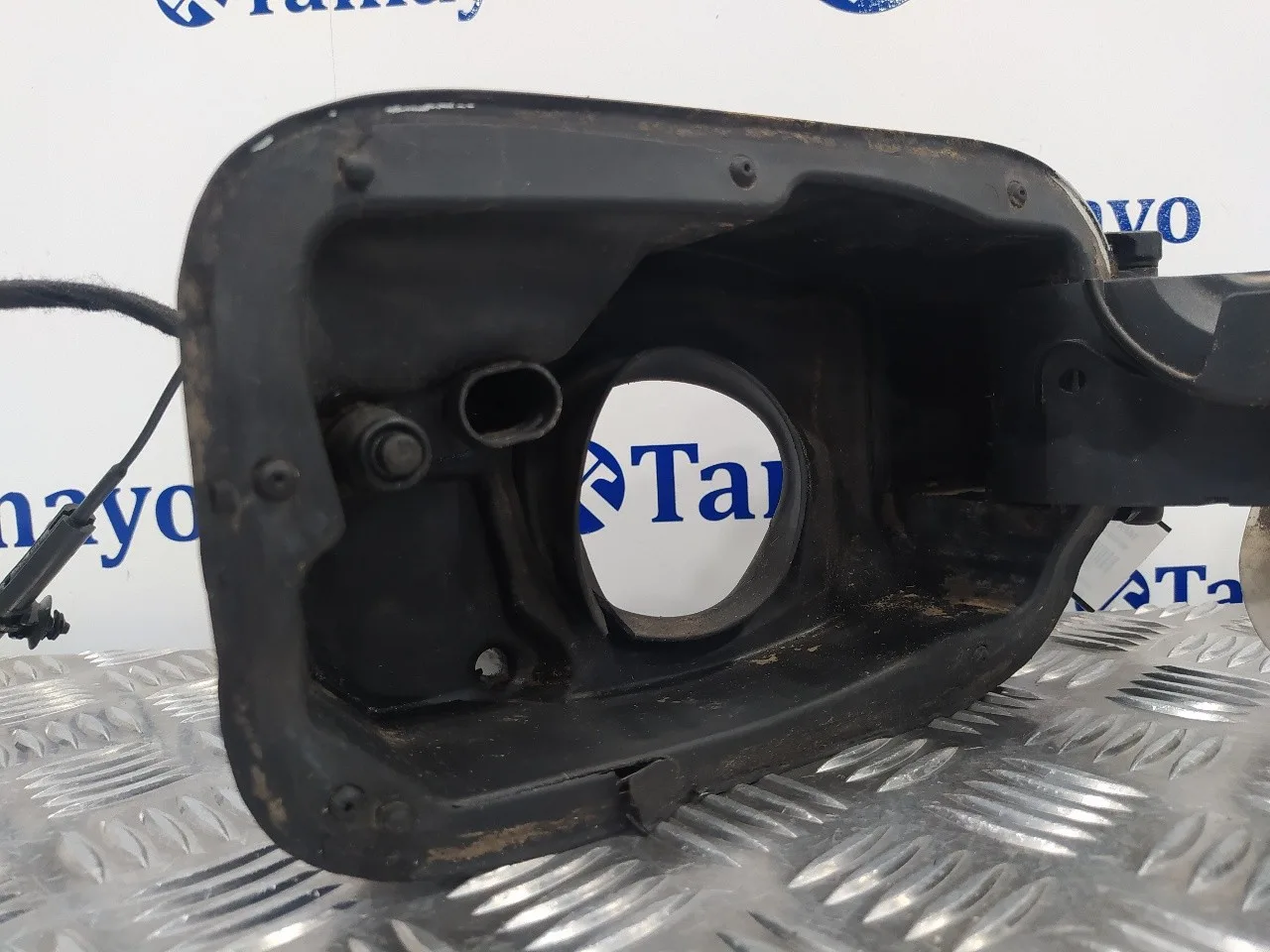 Tapa Exterior Combustible para Mercedes-Benz Clase C (W204) Berlina