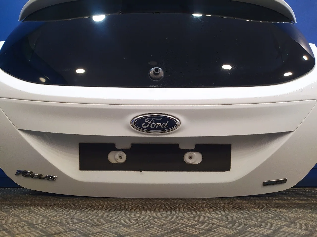Porton Trasero para Ford Focus Turn.