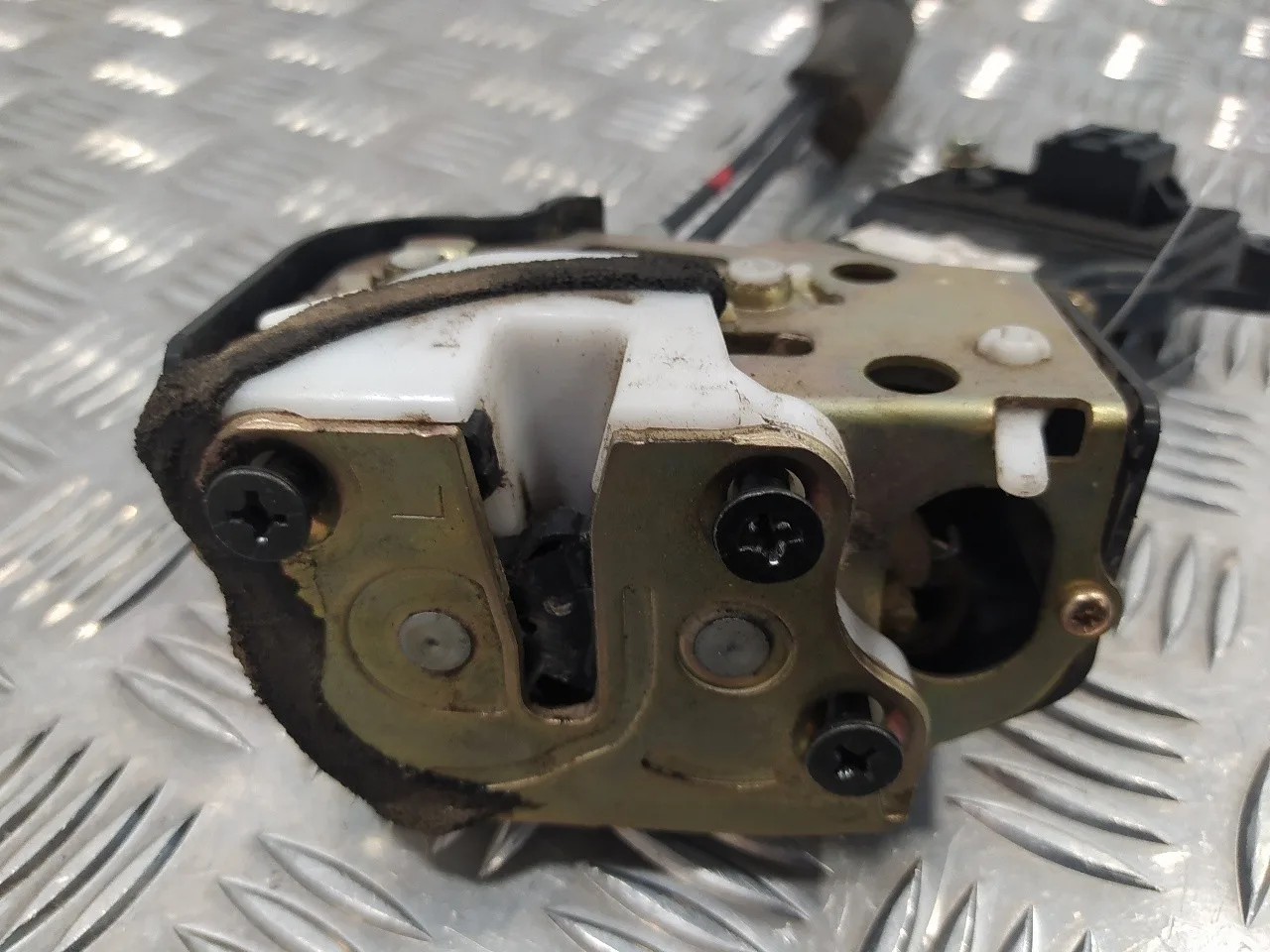 Cerradura Puerta Trasera Izquierda para Mazda 6 Berlina (Gg)
