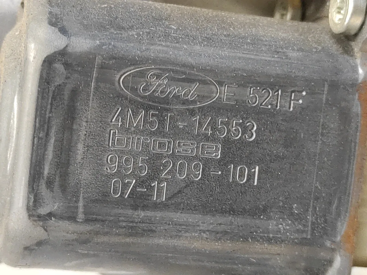 Elevalunas Delantero Derecho para Ford Focus Berlina (Cap)