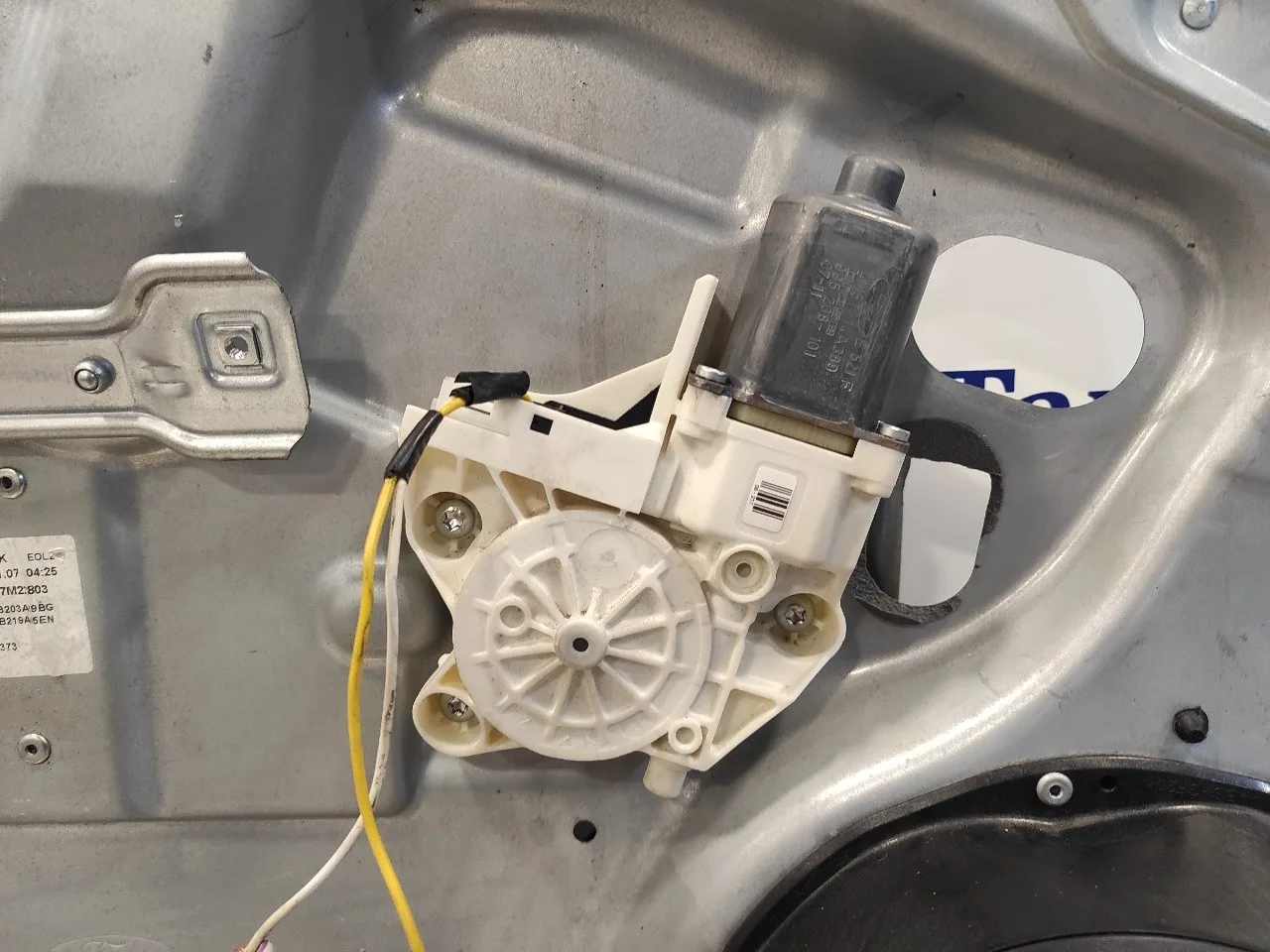 Elevalunas Delantero Izquierdo para Ford Focus Berlina (Cap)