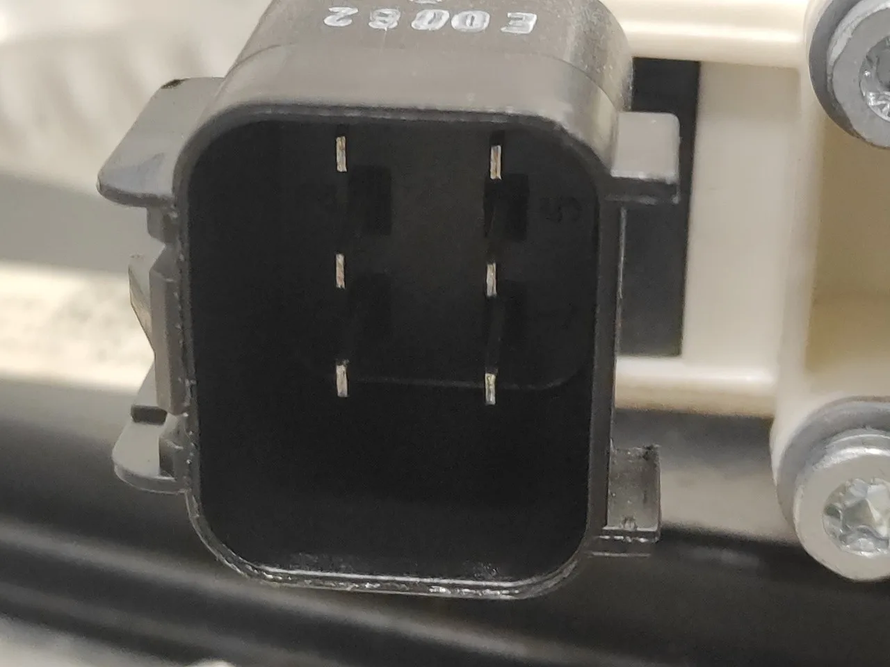 Elevalunas Delantero Izquierdo para Ford Focus Turn.