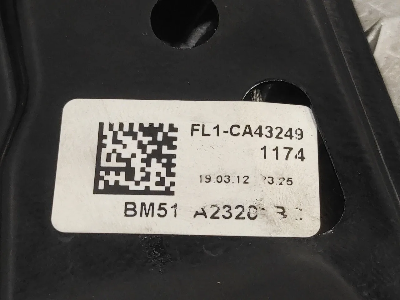 Elevalunas Delantero Izquierdo para Ford Focus Turn.