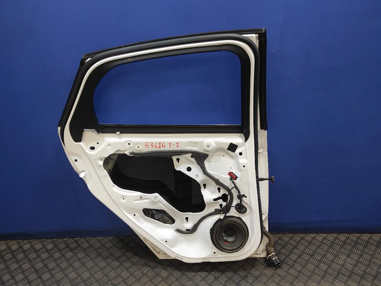 Puerta Trasera Izquierda para Ford Focus Turn.