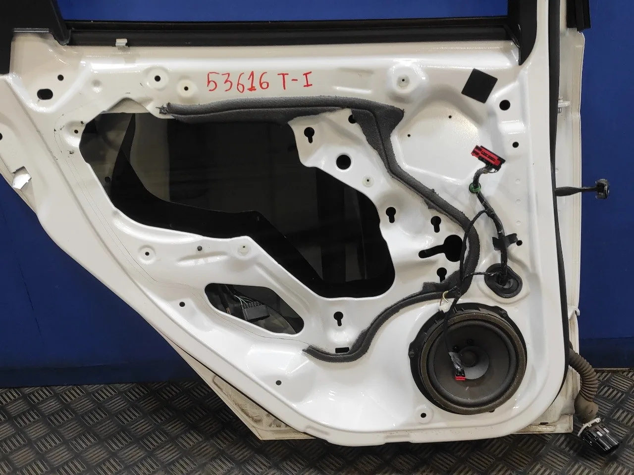 Puerta Trasera Izquierda para Ford Focus Turn.